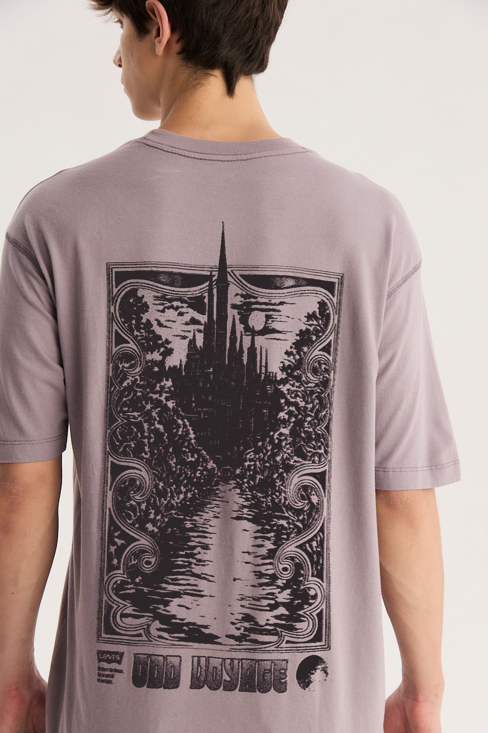 Graphic box tee gotic poster de Levis — imagen 4